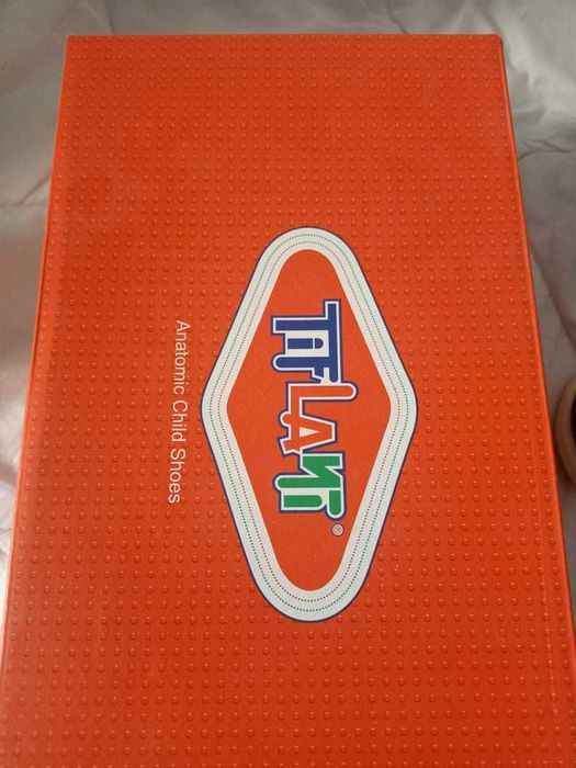 Продам детскую обувь