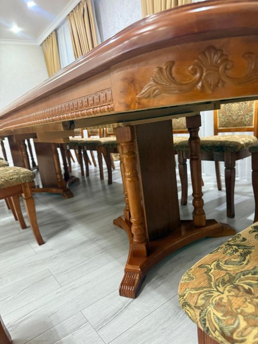 Стол натуральное дерево со стульями