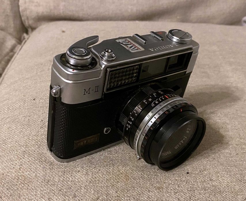 Aparat foto film Yashica M-II - model de colectie - netestat anii 60