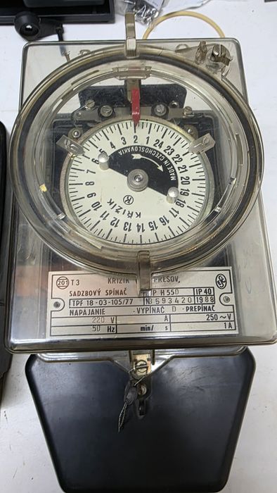 Електромери,двойнотарифни,монофазни,трифазен,часовник,работещи