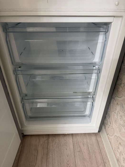 Холодильник Midea