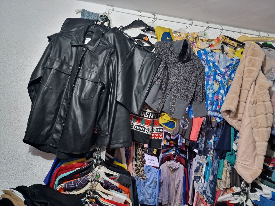 Lot haine calitate superioara, o parte cu eticheta ,diferite mărimi