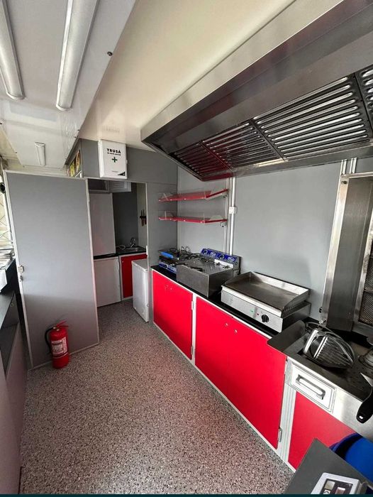 Inchiriez rulota fast food