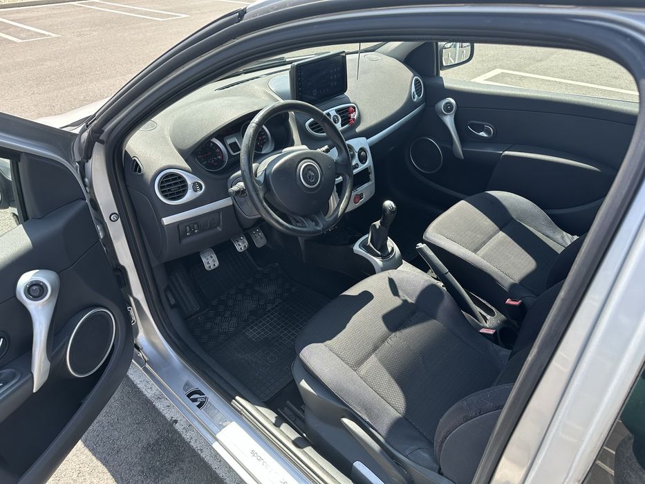 Vand Renault Clio 3 1.5 dci 90cp