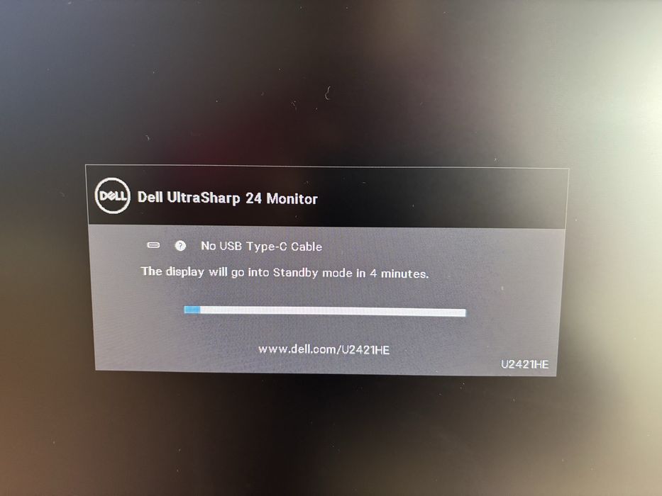 Отличен Монитор Dell U2421HE