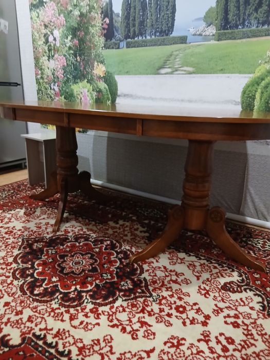 Обеденный стол б/у