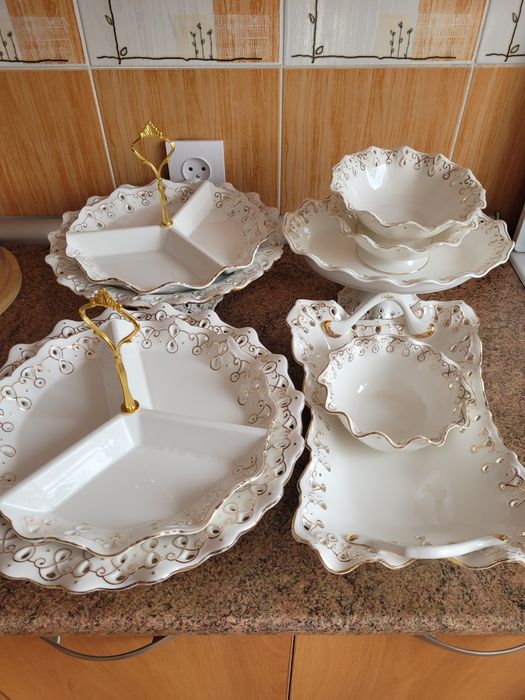 Фарфоровая посуда, набор