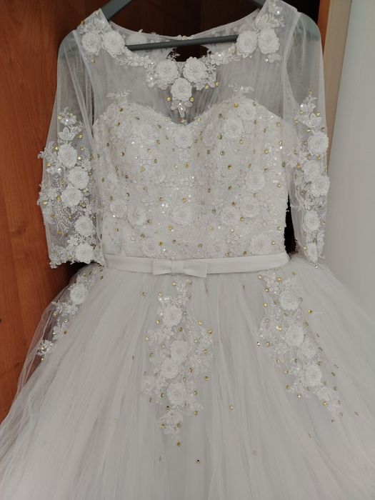 Продам свадебную платье