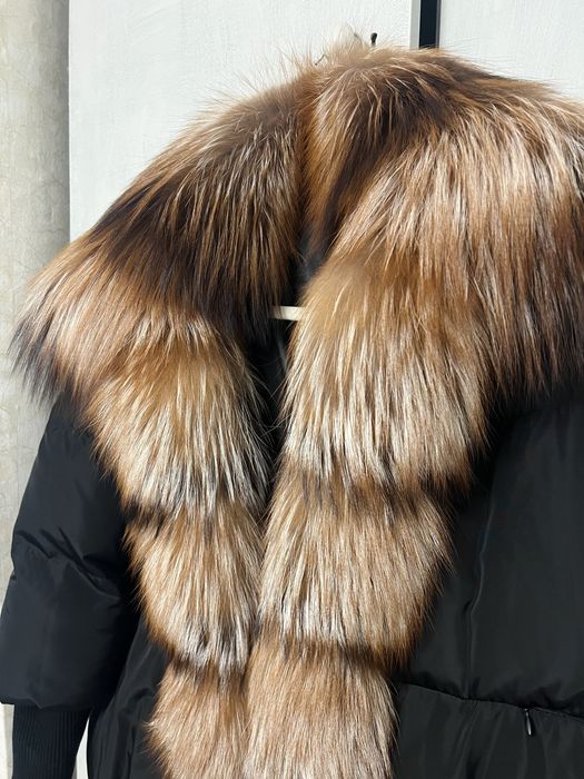 Яке с богата яка естествен косъм