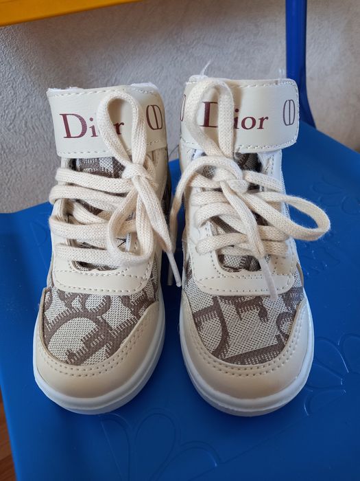 Продам ботинки для девочки