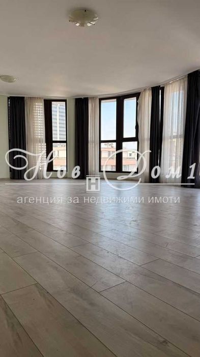 Продава се Многостаен апартамент в Пловдив, Кършияка - 192 кв.м за 1558 €/кв.м - Снимка #1
