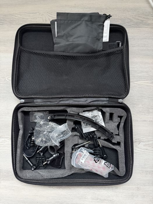 GoPro Hero 11 Black + 4 baterii + 256GB + kit complet accesorii