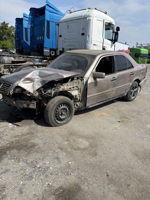 Mercedes w202 ( мерседес )
