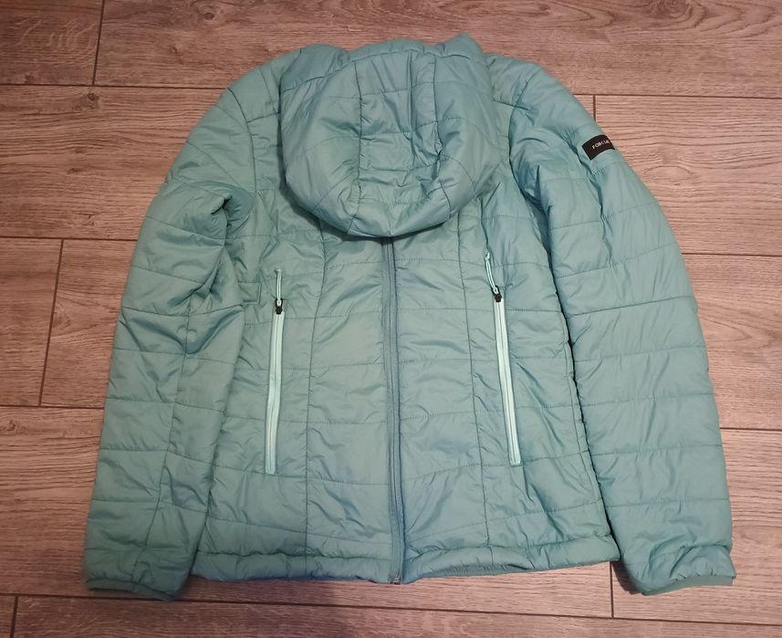 Продавам спортно яке