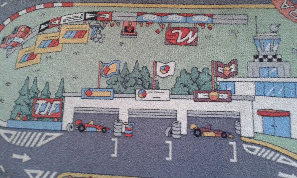 Детски килим-писта