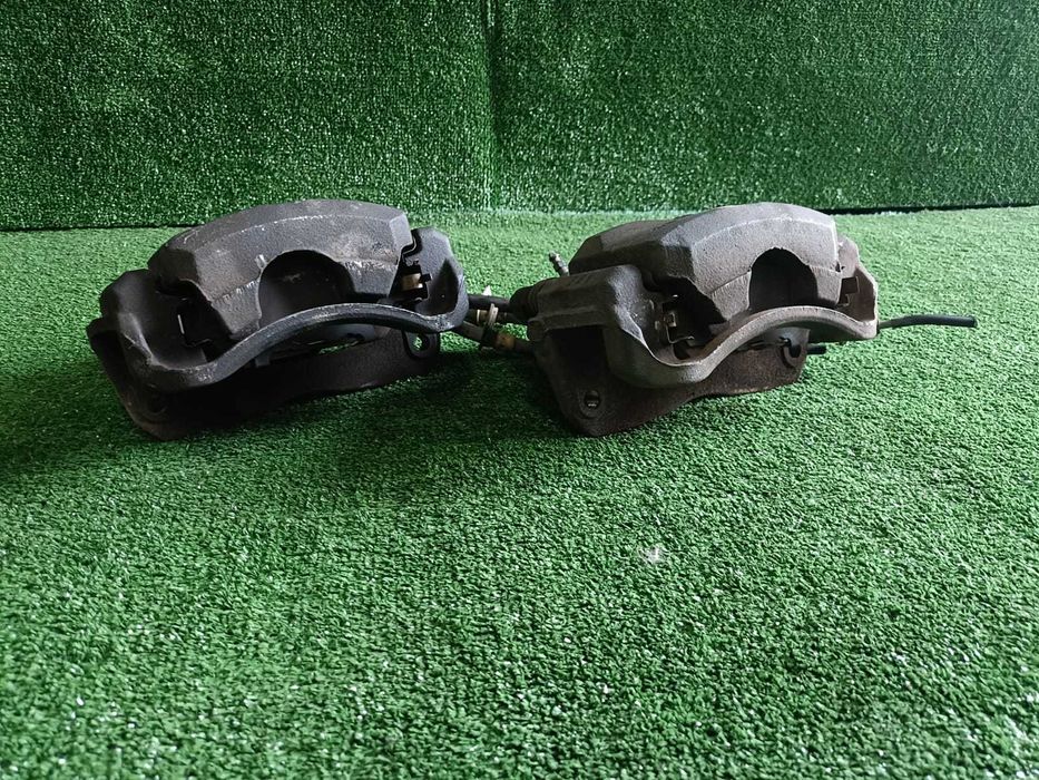 Передний суппорт от Toyota Camry 30 35