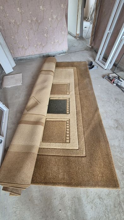 Продам палас в хорошем состоянии.