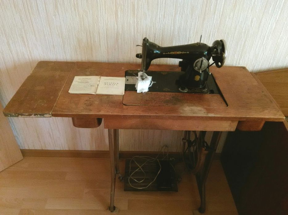 Продам швейную машину.