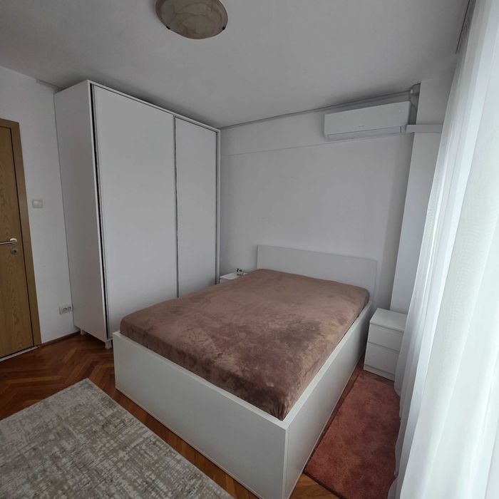 Vand apartament 3 camere