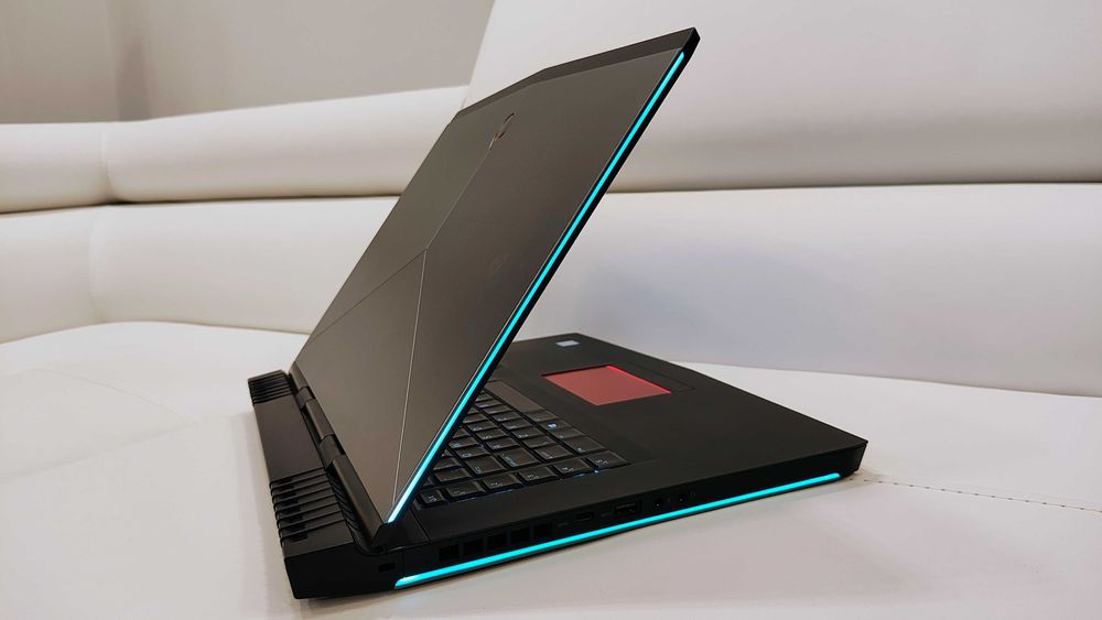 Laptop gaming Alienware 16" ,intel core i7 ,video 6 gb GTX  ,ram 16 gb