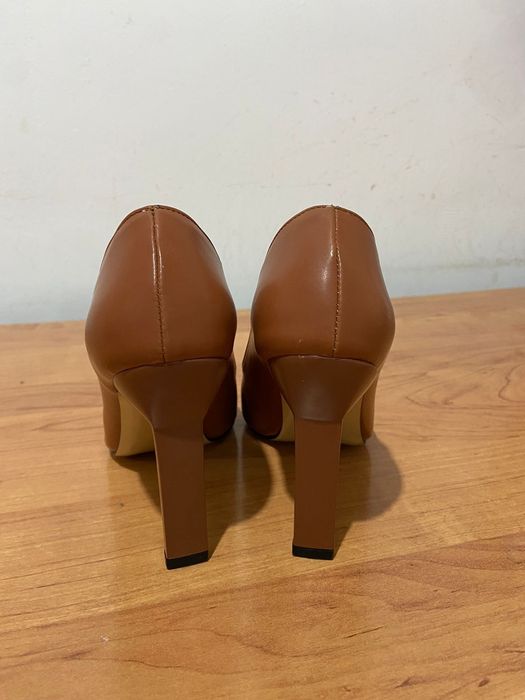 Продам новые туфли.