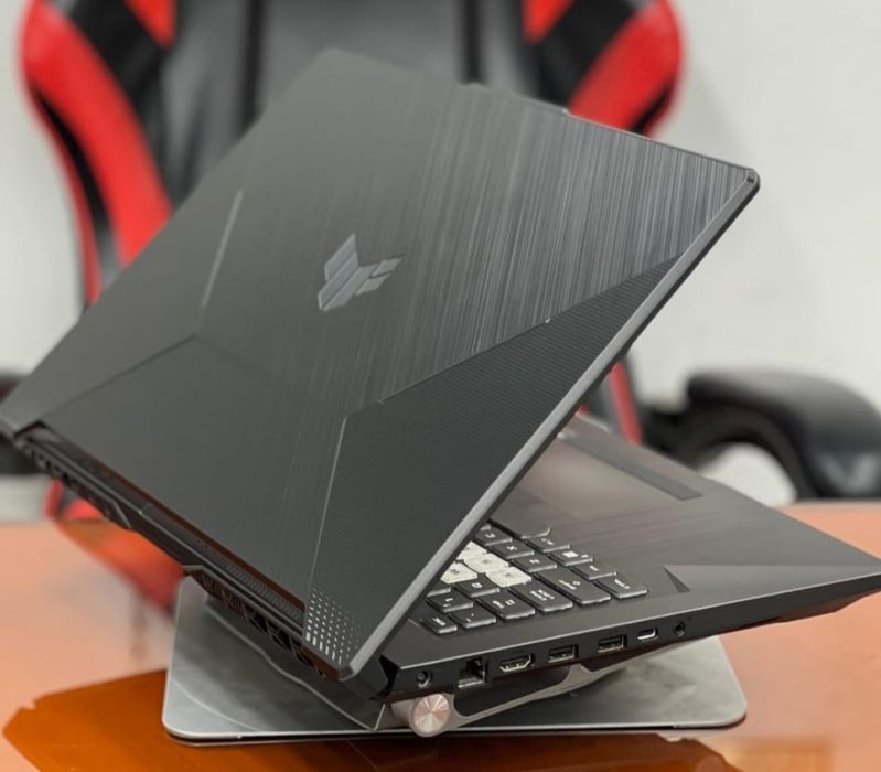 Ноутбук игровой продам