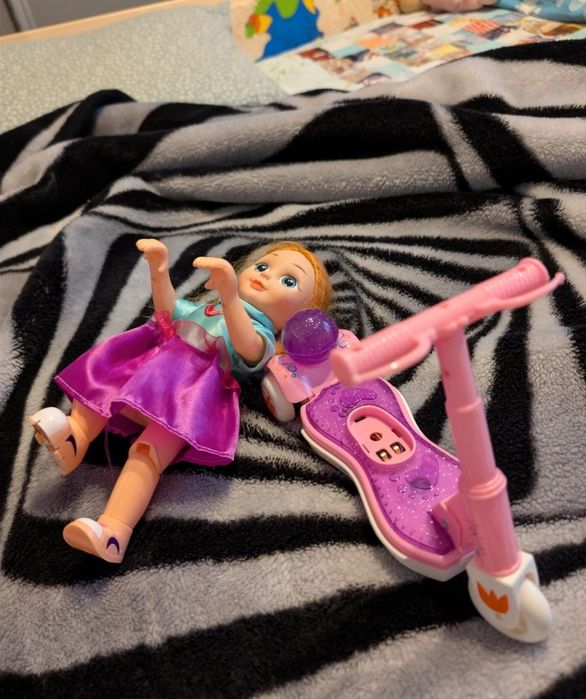 Păpușă interactivă