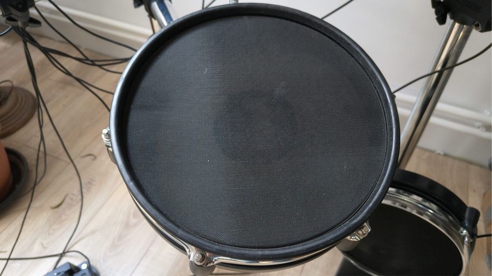 Tobe Alesis Surge (Electronice)