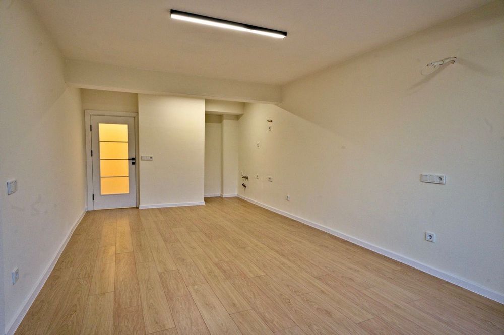 Продава се Четиристаен апартамент в Варна, Лятно кино Тракия - 120 кв.м за 2159 €/кв.м - Снимка #12