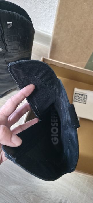 Ботуши 39ти номер