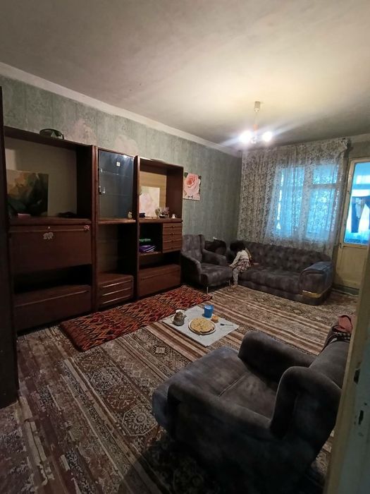 Массив Феруза 2х комнатная без ремонта