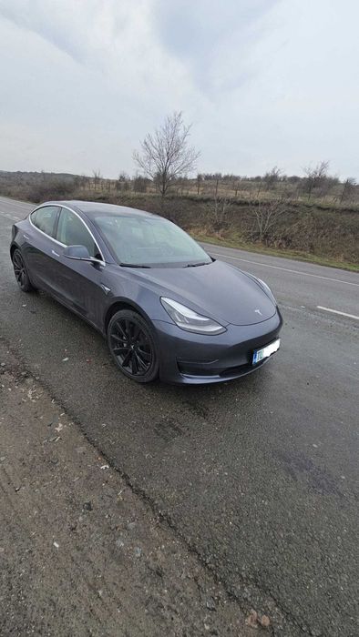 vand/schimb TESLA MODEL 3