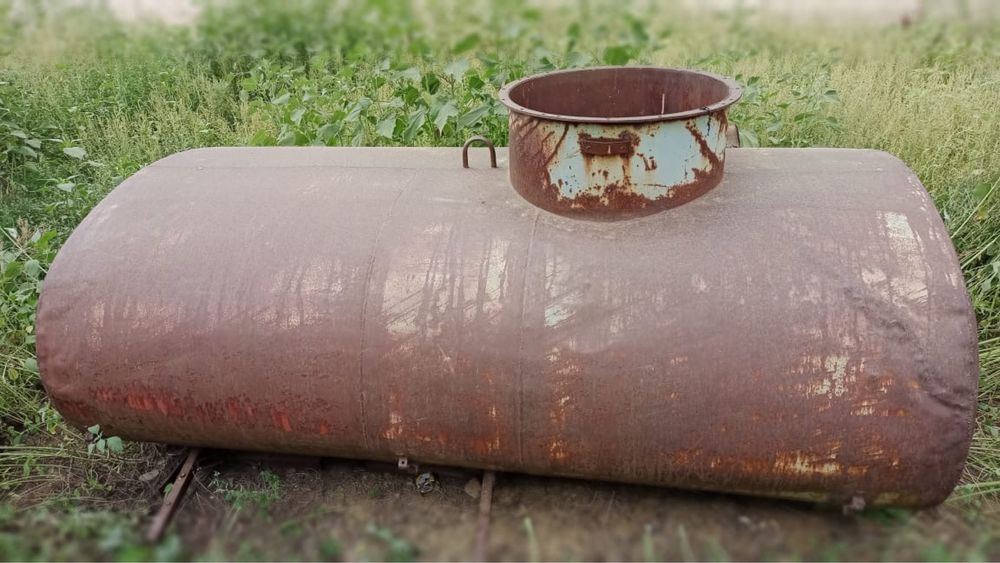 Продам цистерну для воды.