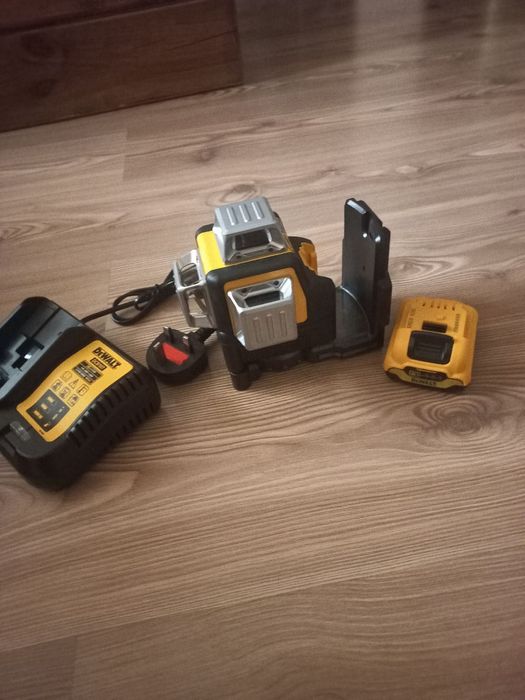 Лазер Dewalt модел DCE089D1G