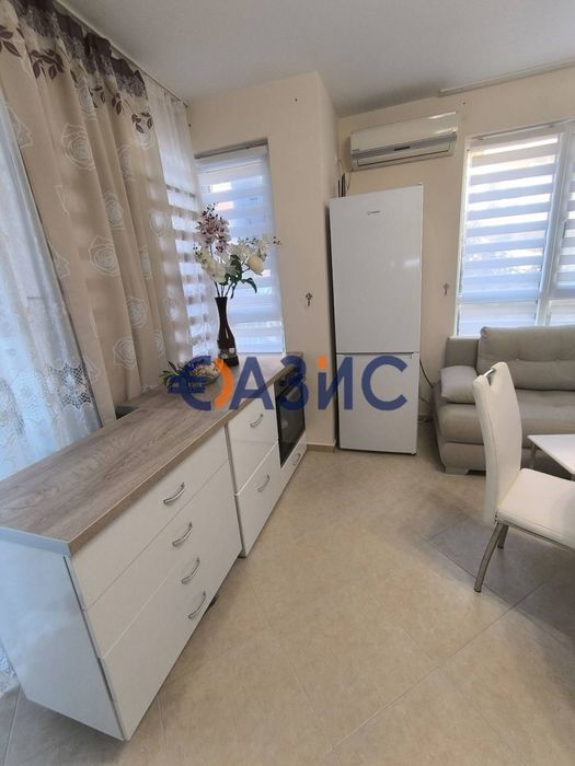 Продава се Двустаен апартамент в Поморие - 70 кв.м за 1020 €/кв.м - Снимка #11