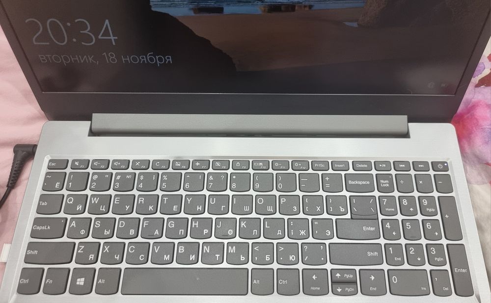 Продаю ноутбук lenovo