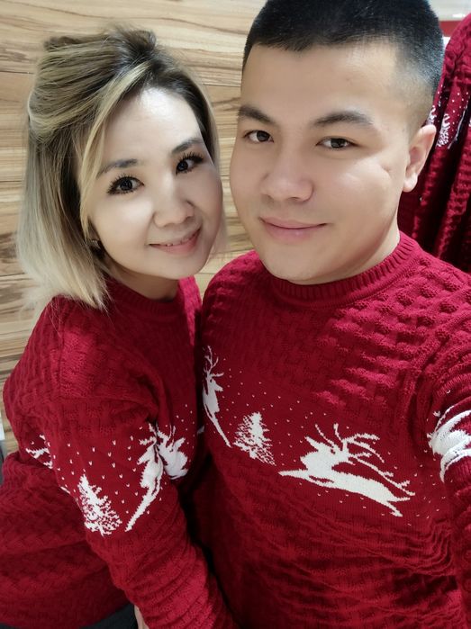 Новогодние свитера парные, взрослые и детский.