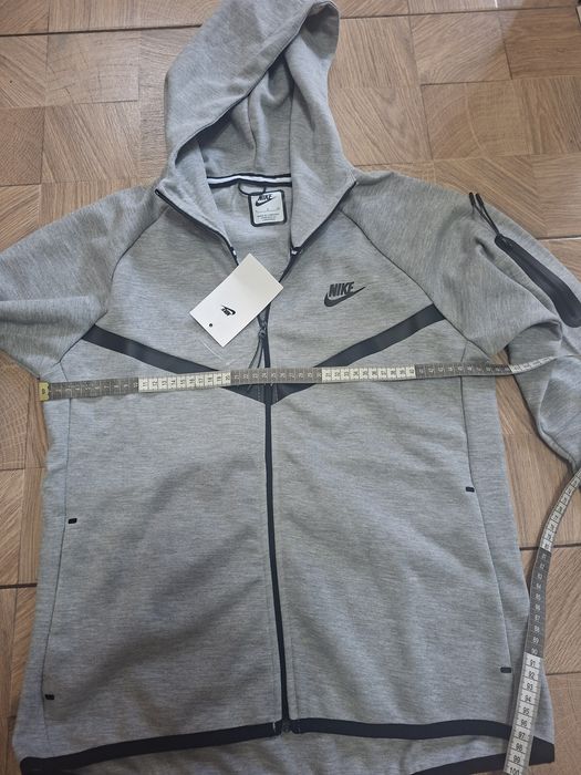 Trening Nike pentru damă,nou cu etichetă,de culoare gri