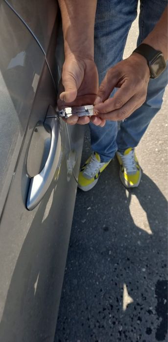 Deblocari auto rapid și fără daune deplasare în București și Ilfov