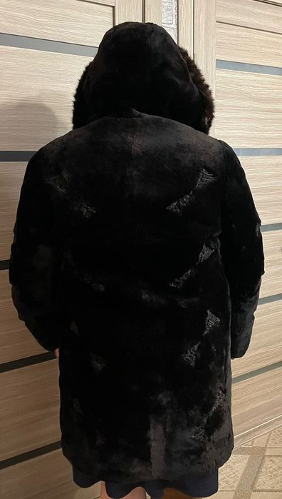 Продам шубу цигейковую