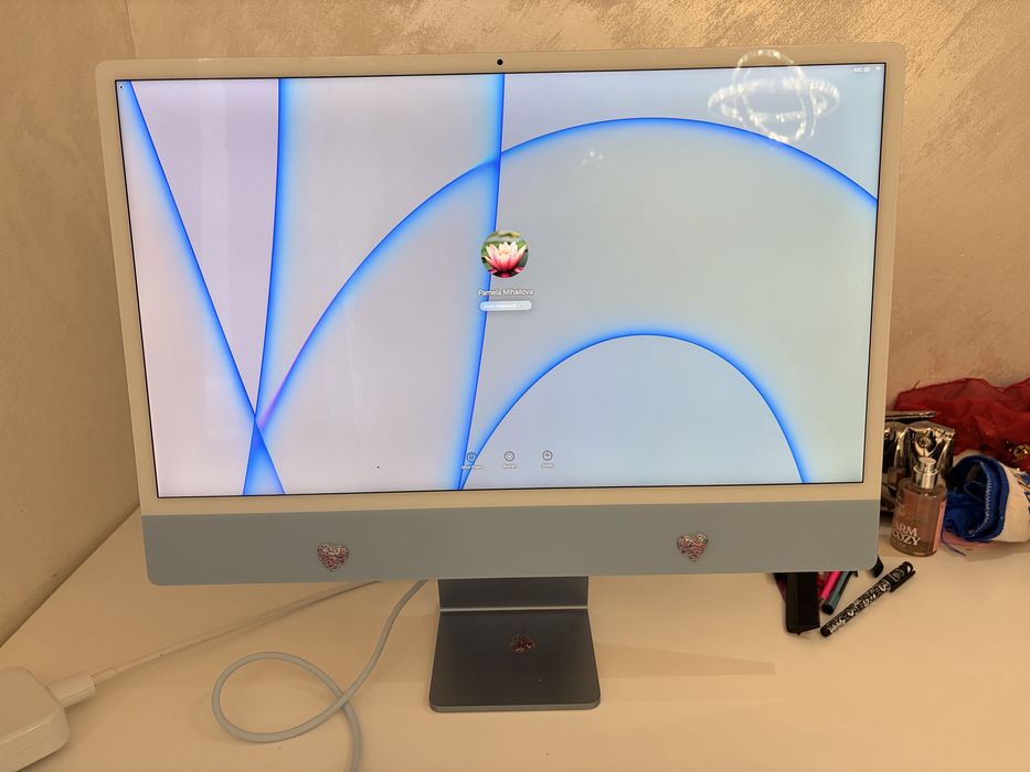 Apple iMac 24" (Blue, M1 Chip)