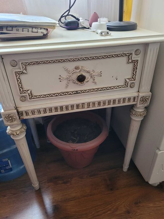 Кровать + тумбочка