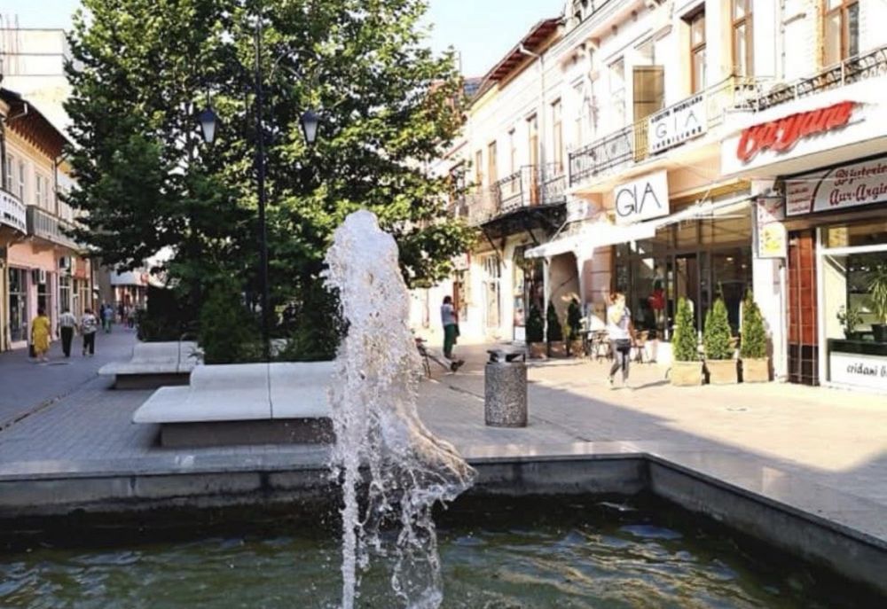 Vand casa/spatiu comercial Cuza Voda zona 0 centru orasului!