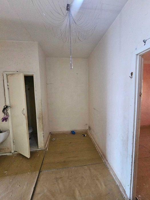 Buxoroda kvartira xonadon uy sotiladi 2 xonali 62m² 3-qavat.