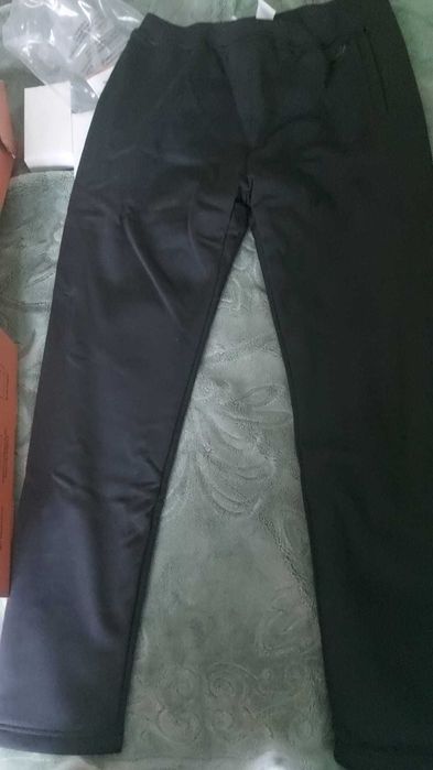 Set lenjerie încălzită damă 42 zone încălzire 2 power bank-uri 3 niveluri – Negru M