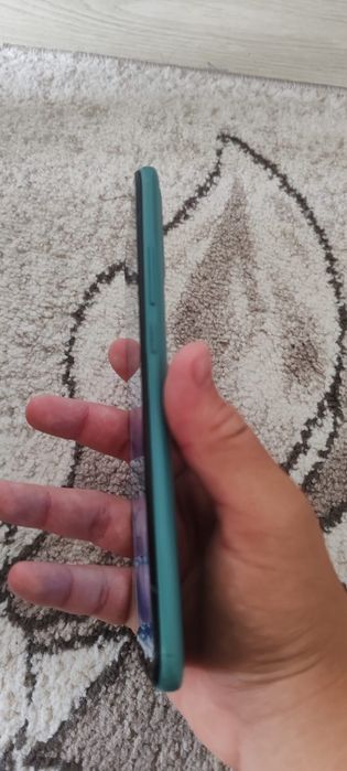 Продам телефон poco C40