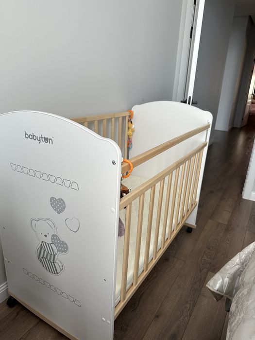 Детская кроватка и матрас