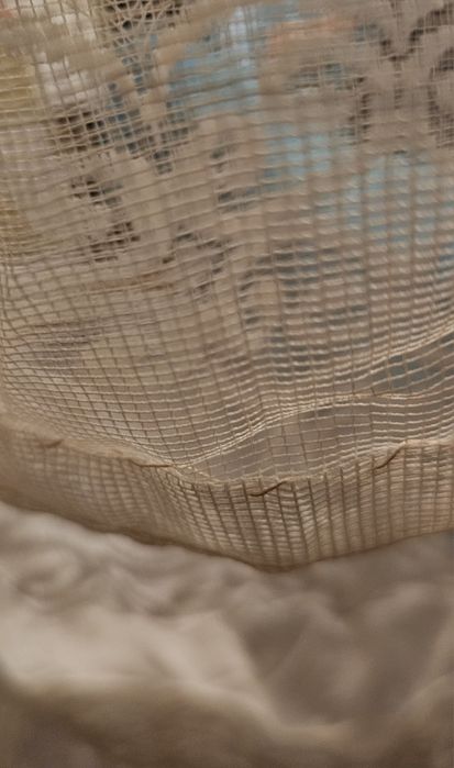 Черно тънко перде с ламена украса и тънко втора употреба бяло