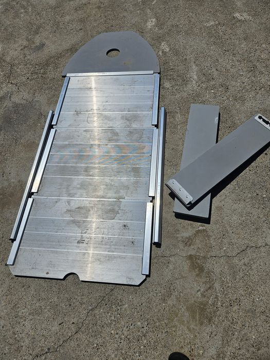 Barca cu motor evinrude