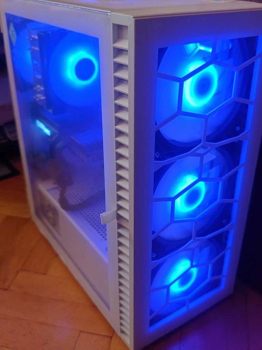 Геймърски компютър Ryzen 5700x, GeForce RTX 3070,32gb ddr4,1tb nvme